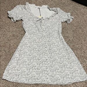 Glamorous Floral button front ruffle sleeve ladies mini Dress- nwt